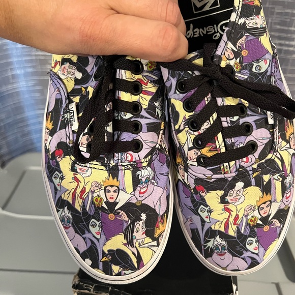 Disney Villain Sneakers laced shoes size 10.5 - Picture 6 of 8